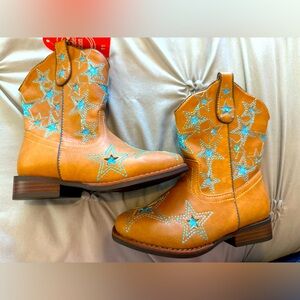 NWT Sparkle star boots